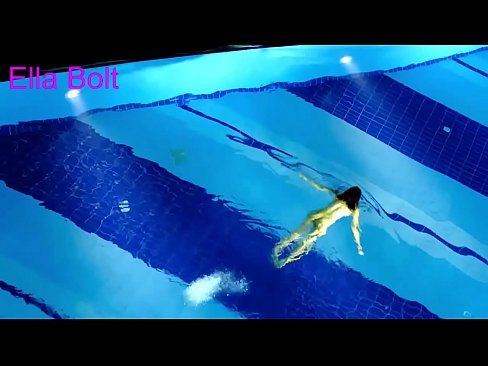 ❤️ నేను చూడటం ఆపలేను, ELLA BOLT రిసార్ట్ పూల్లో నగ్నంగా ఈత కొడుతూ దొరికిన యువ అందగత్తె ❤ పోర్నో te.sexonfire.ru ❌️